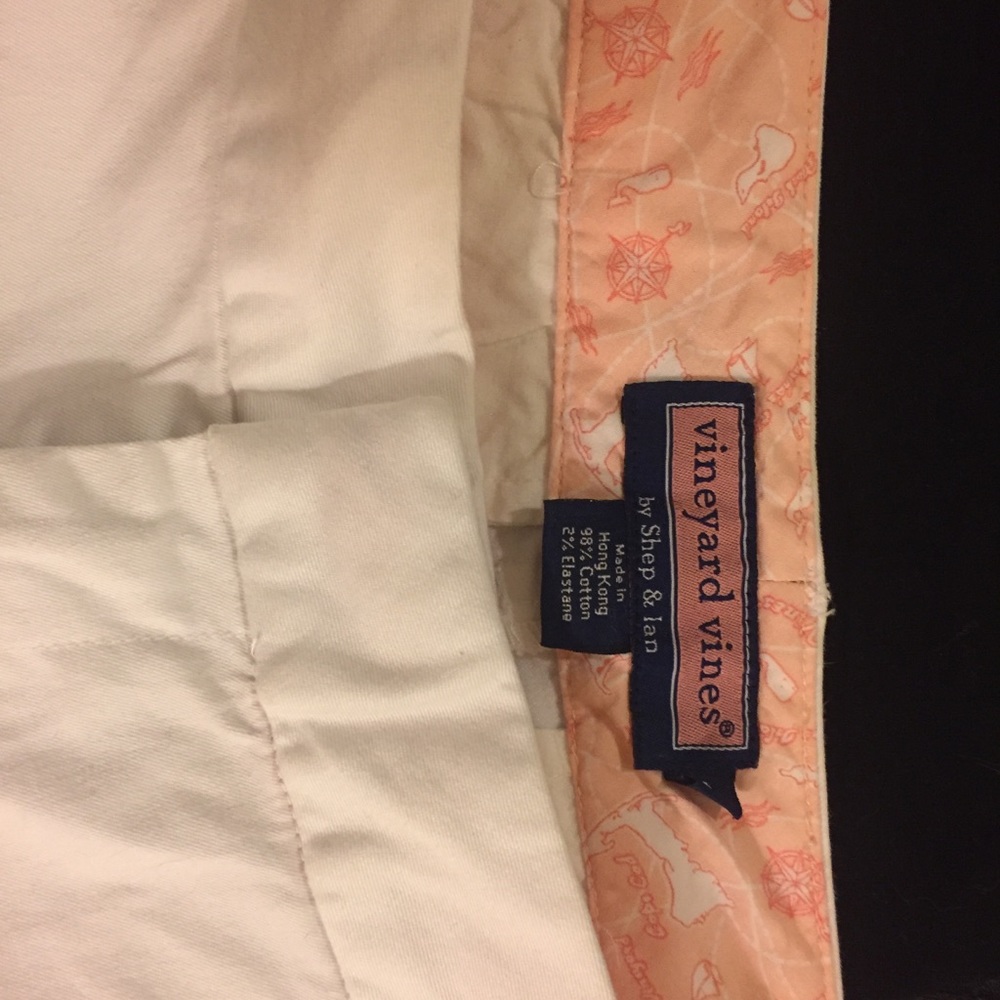 White vineyard vine shorts brand new